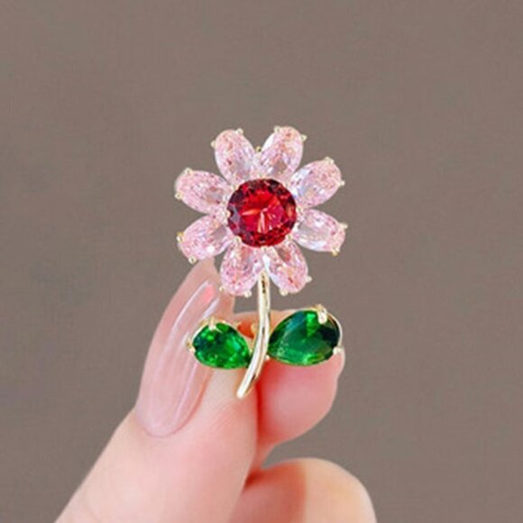 MACY'S Daisy brooch pin - Picture 1 of 1